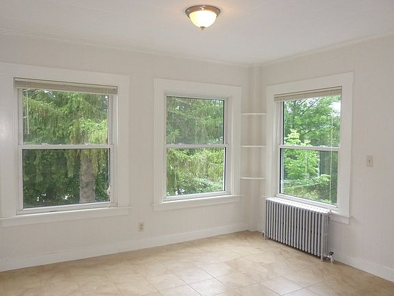 3rd image of 293B High St #B