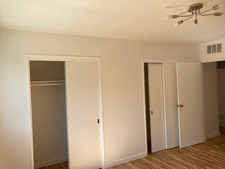 1234 N Laurel Ave — Photo 5