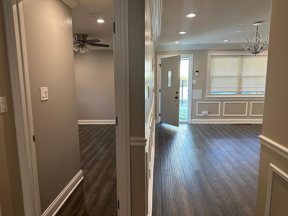 1st image of 7028 S Woodlawn Ave