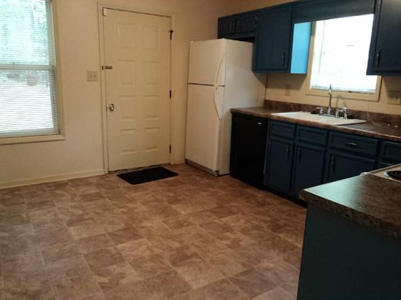 4th image of 1227 McPherson Ln