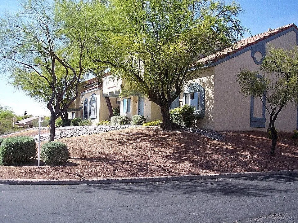 2729 W Avenida Azahar