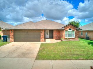11629 SW 11th St, Yukon, OK 73099