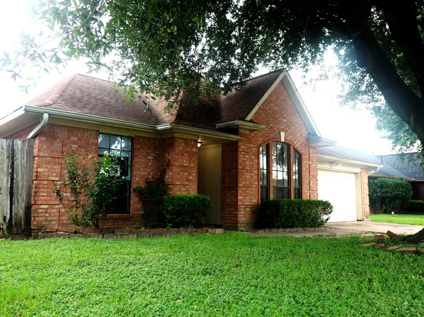 5230 Findlay Dr, Pasadena, TX 77505