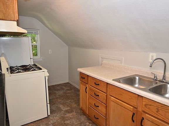 3rd image of 1311 Montgomery Rd APT 3