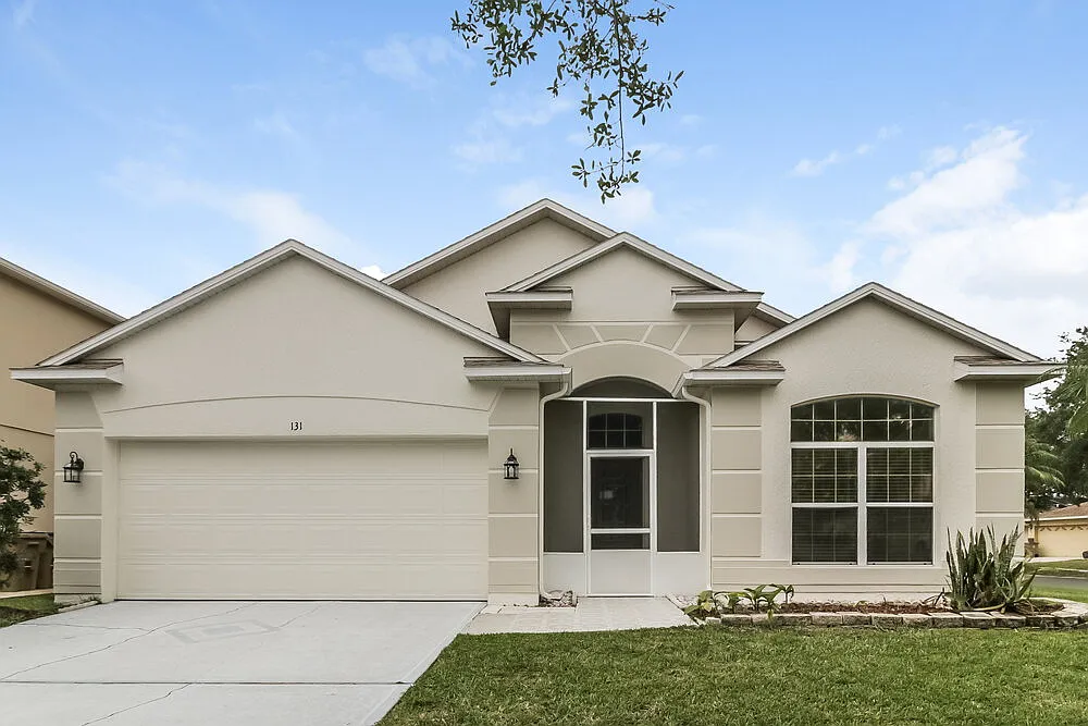 3 bed, 2.0 bath, 2065 sqft, $2,595 — Photo 1