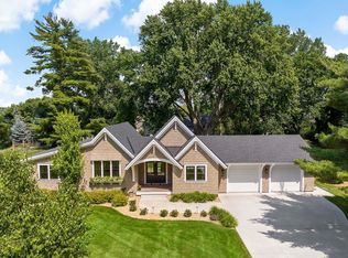 5815 Howards Point Rd, Shorewood, MN 55331