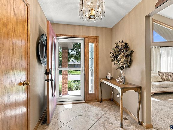 3rd image of 2908 E 51st St