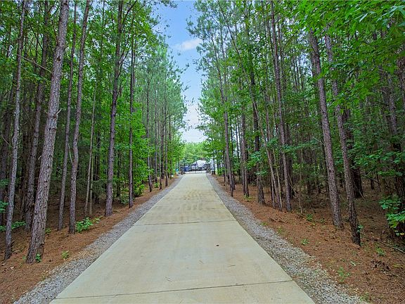 2nd image of 2852 Lee Road 183