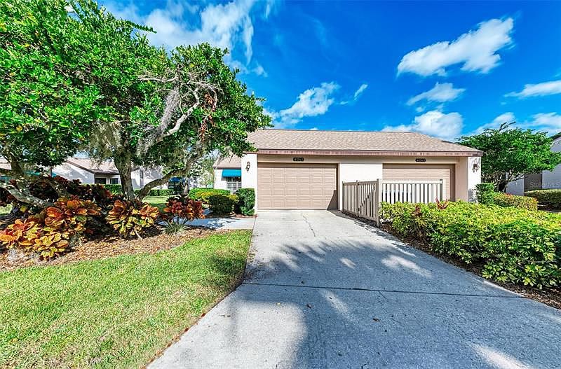 1st image of 6041 Clubside Dr