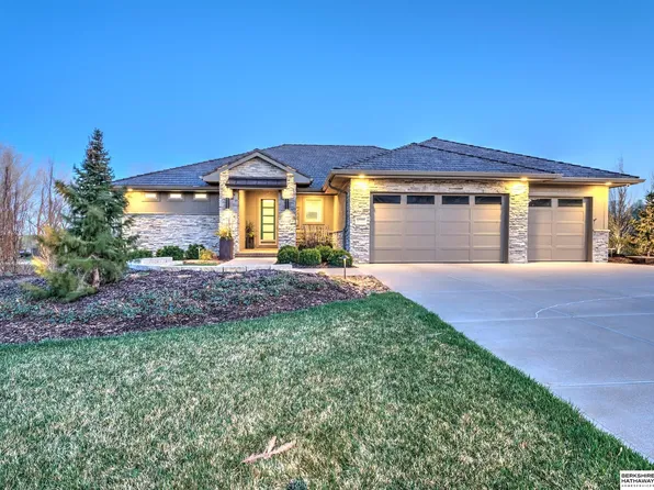 17505 Farnam St, Omaha, NE 68118