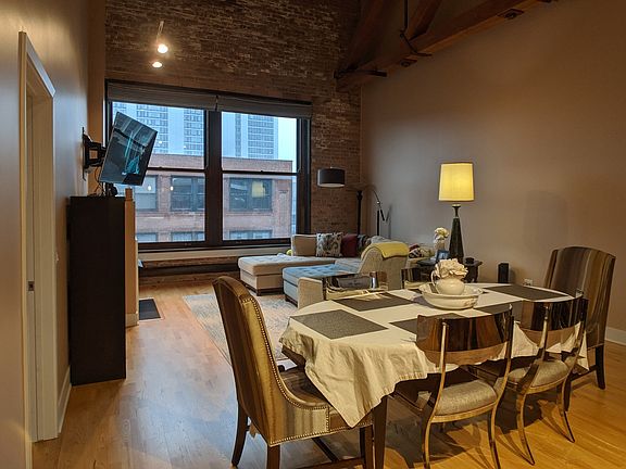 5th image of 2303 S Michigan Ave APT 502