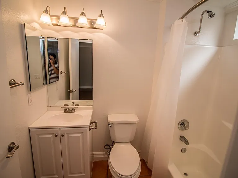 5322 Lexington Ave #2 — Photo 3