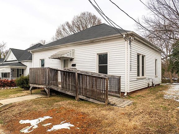 2nd image of 608 Oak St