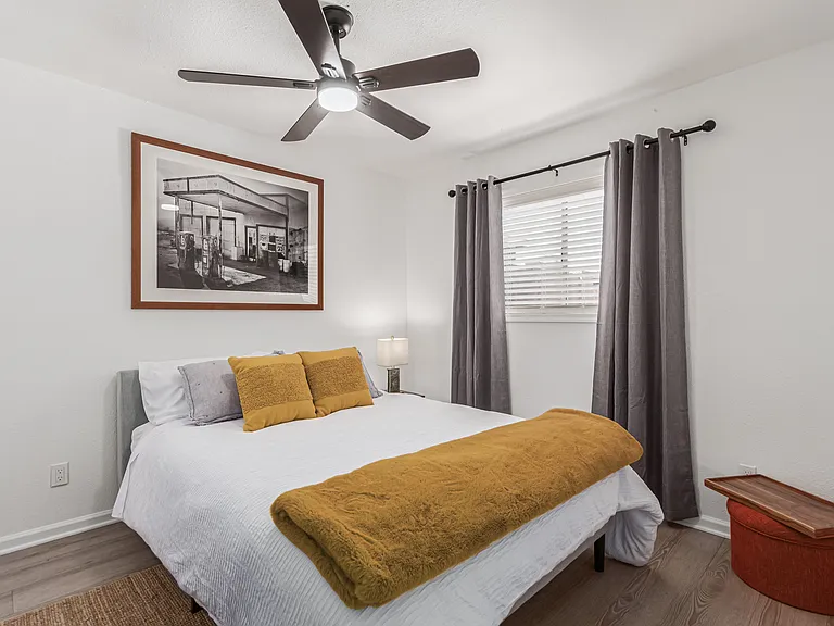 2611 E Obregon St — Photo 9