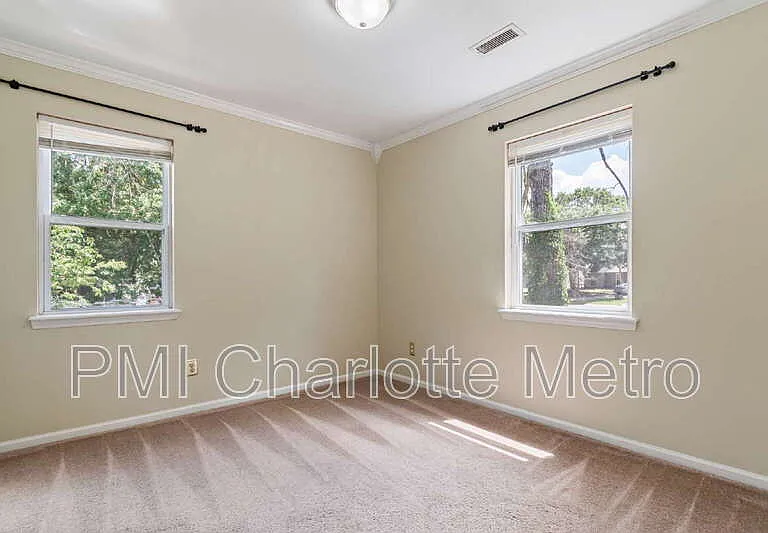 11241 Kingfisher Dr — Photo 14