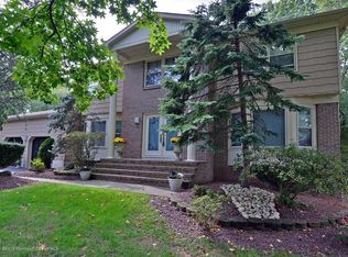 52 Westbrook Way, Manalapan, NJ 07726