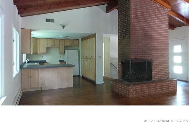 2nd image of 192 Davis Rd