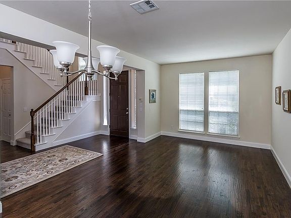 5th image of 10605 Briar Brook Ln