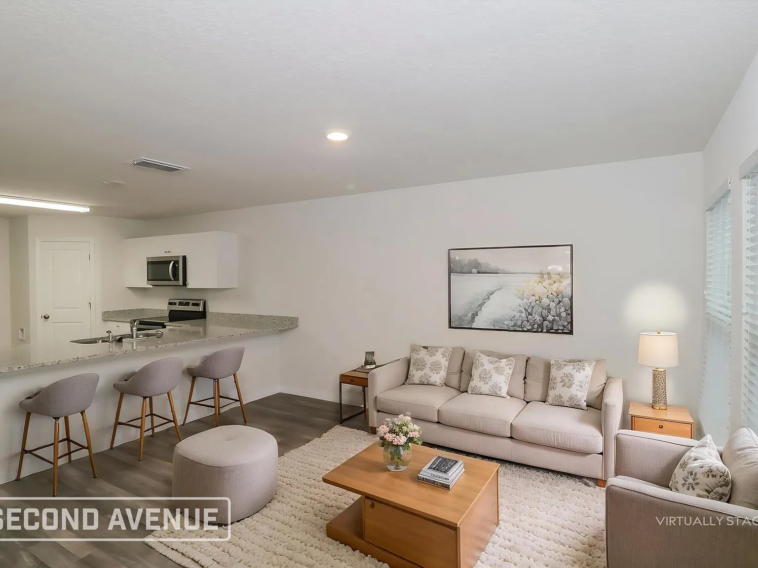4 bed, 3.0 bath, 1952 sqft, $1,795 — Photo 2