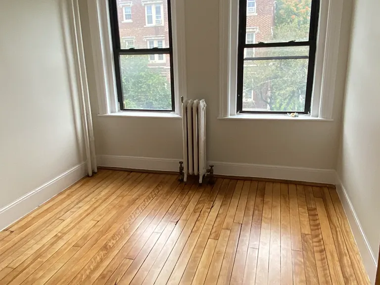 10 Glenville Ave #2 — Photo 10