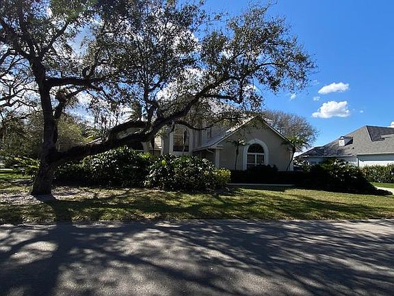 2nd image of 305 Riverway Dr