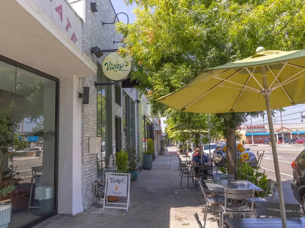 The Jayne, 2555 S Mansfield Ave #209, Los Angeles, CA 90016