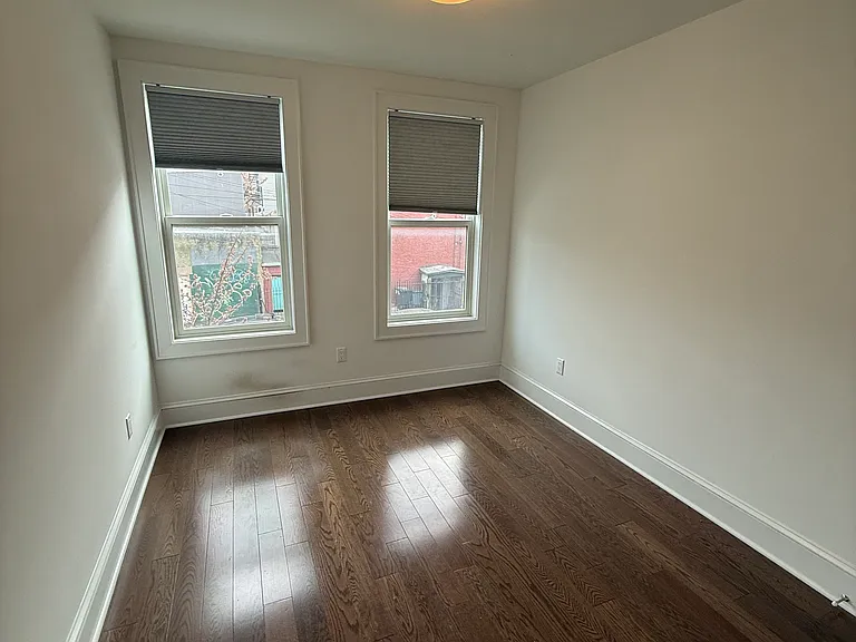75 Coles St #2 — Photo 8