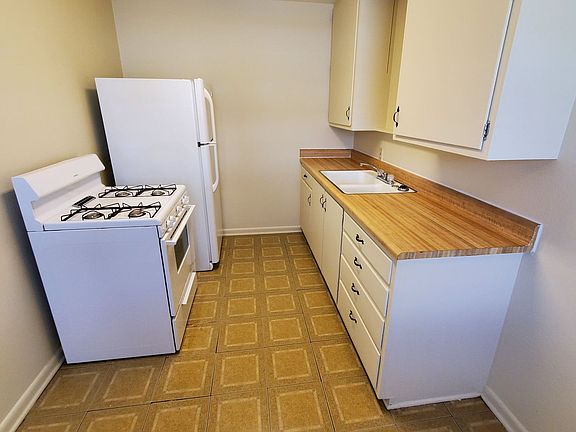 2nd image of 2602 6th Ave APT 6
