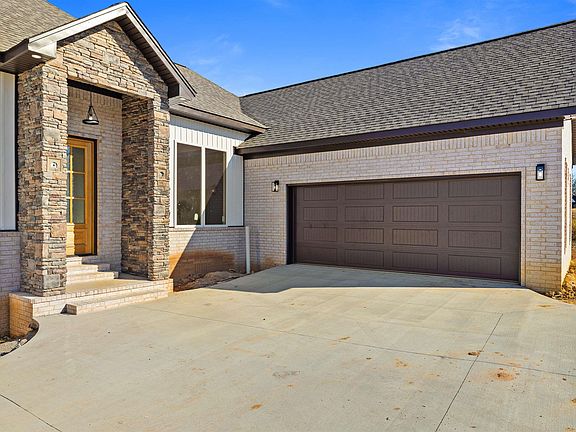 4th image of 1583 Vista Dr