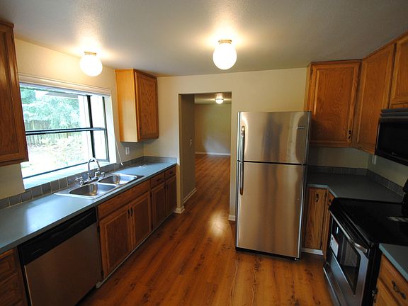 4th image of 9123 164th St E