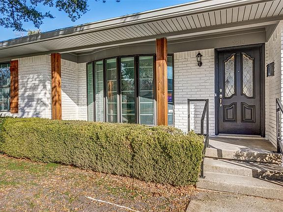 3rd image of 9510 Meadowknoll Dr