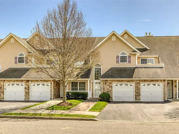 168 Larry Lane #168, Dix Hills, NY 11746