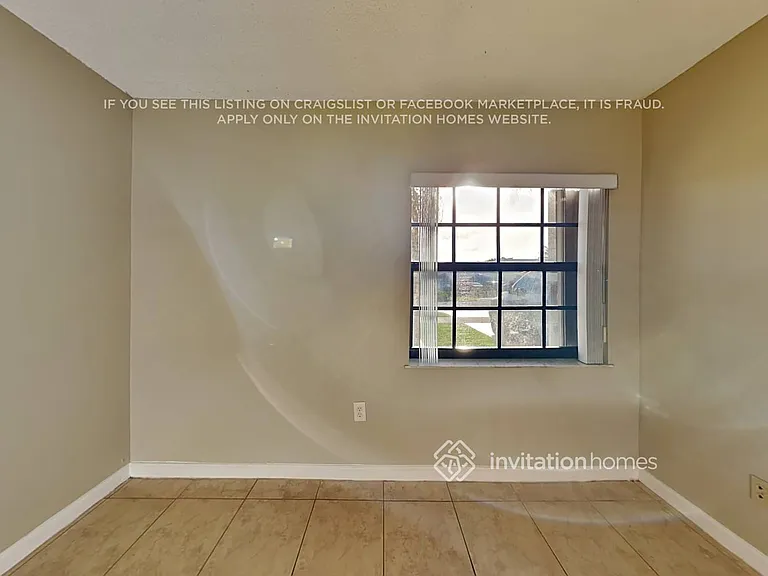 1633 SW 138th Pl — Photo 12