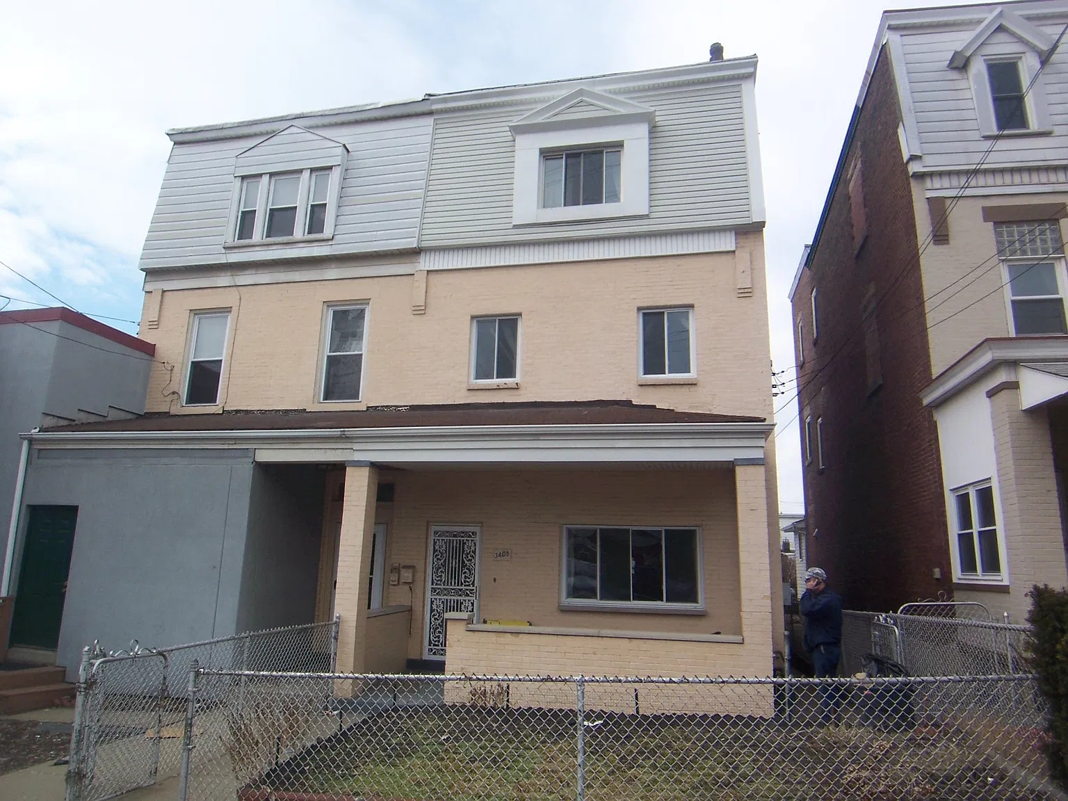3405 Ward St — Photo 1