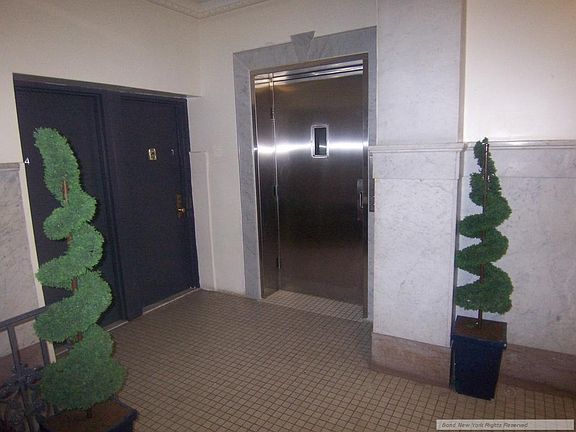 4th image of 150 E 91st St APT 31