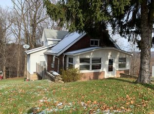 26 Oak Circle Dr, Wheeling, WV 26003