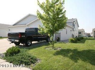 933 35th Ave S, Moorhead, MN 56560
