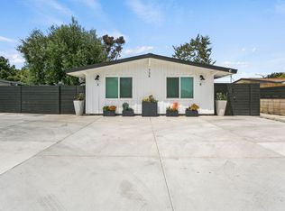 734 Center St #B, Costa Mesa, CA 92627