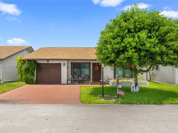 2065 SW 17th Dr, Deerfield Beach, FL 33442