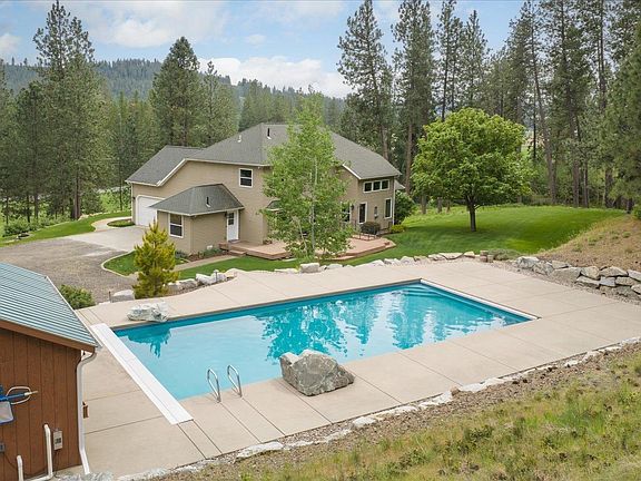 2nd image of 12421 E Mount Spokane Park Dr