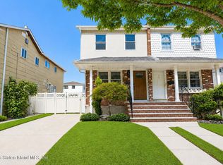 216 Woodrow Rd, Staten Island, NY 10312