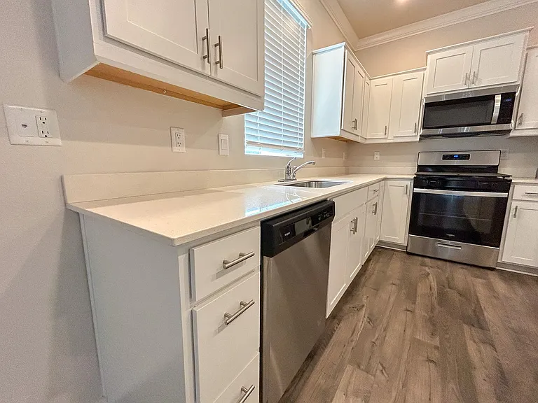 497 Himalaya St NE — Photo 6