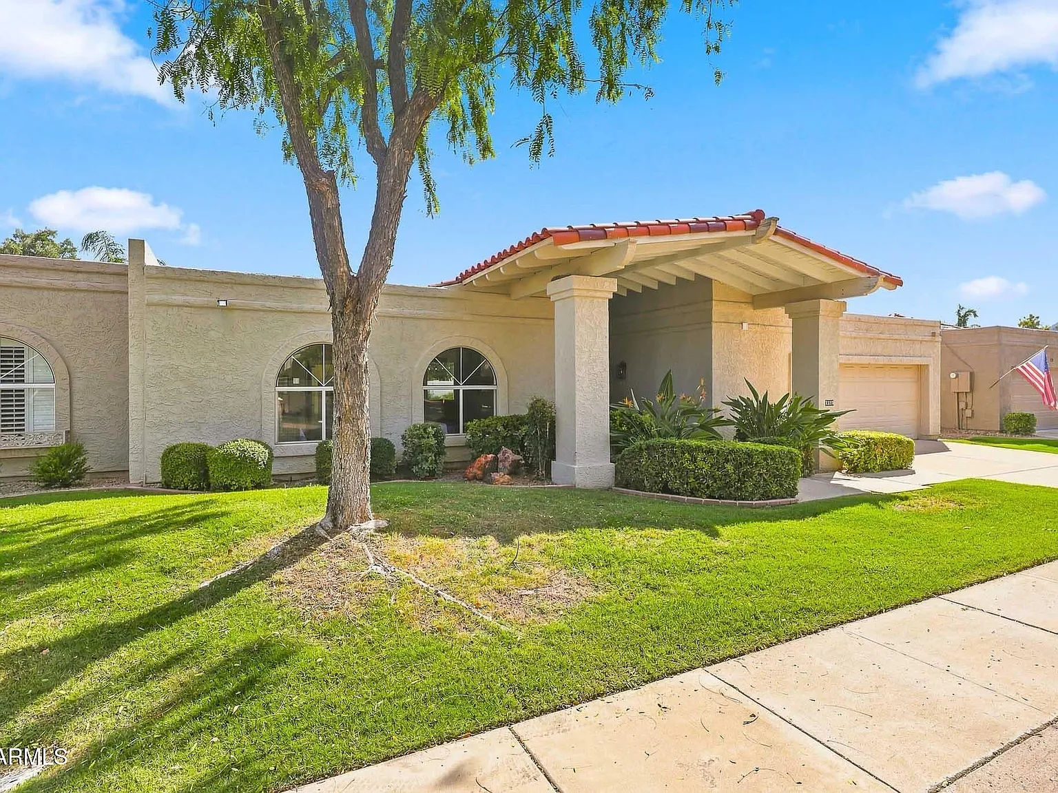 3 bed, 2.5 bath, 2586 sqft, $13,500 — Photo 3