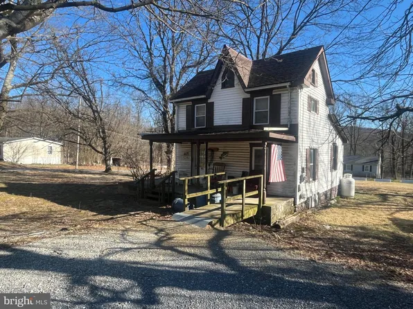 13246 Mentzer Gap Rd, Waynesboro, PA 17268