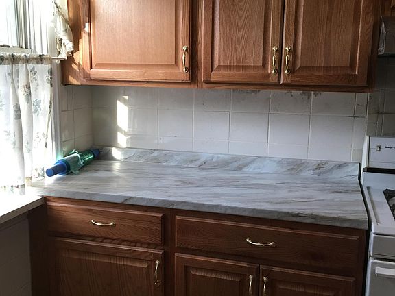 5th image of 6142 Montague St