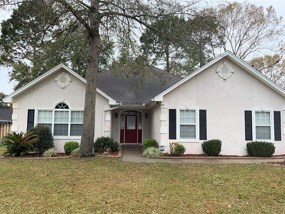 1st image of 111 Baywood Cir