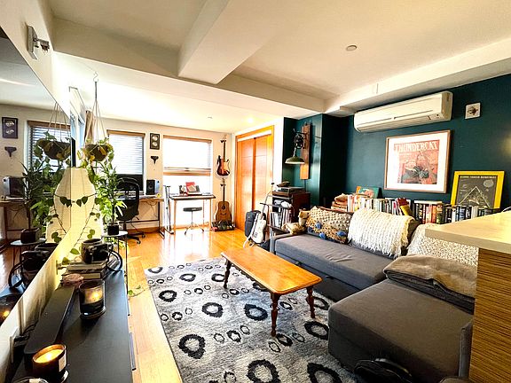 2nd image of 606 Metropolitan Ave APT 1