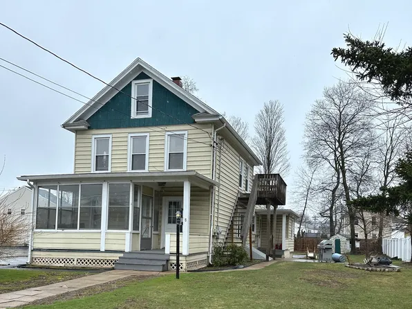 8 Hough Street, Plainville, CT 06062