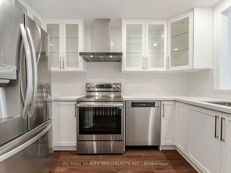 8C Clairtrell Rd — Photo 7