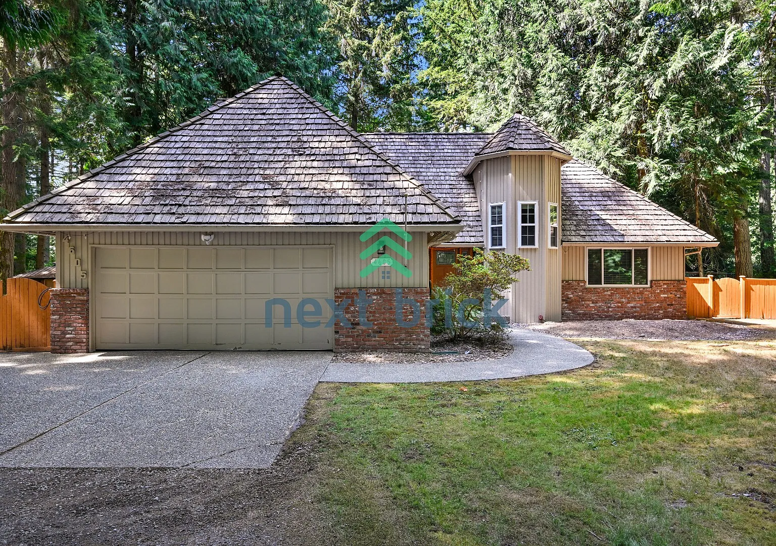 Spacious 5-Bedroom Haven with 3 Full Baths in Redmond Your Dream Home Awaits! — Photo 1
